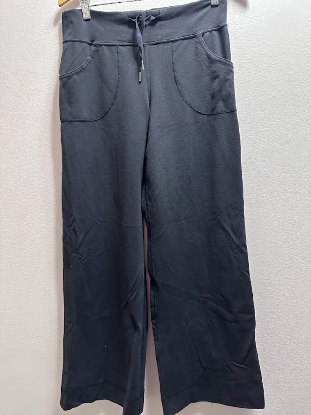 Lululemon Black Wide Leg Yoga Pants Drawstring Pockets Size 6